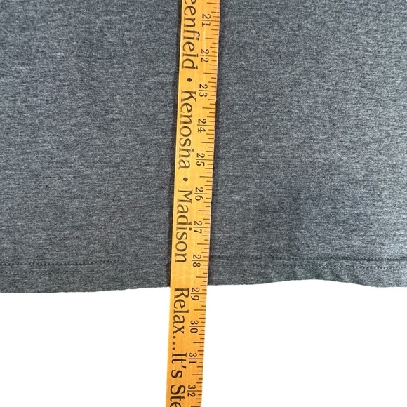 Disney Mickey Mouse Classic T-Shirt Adult XL Gray Red Graphic Tee Vintage Look - Picture 6 of 6